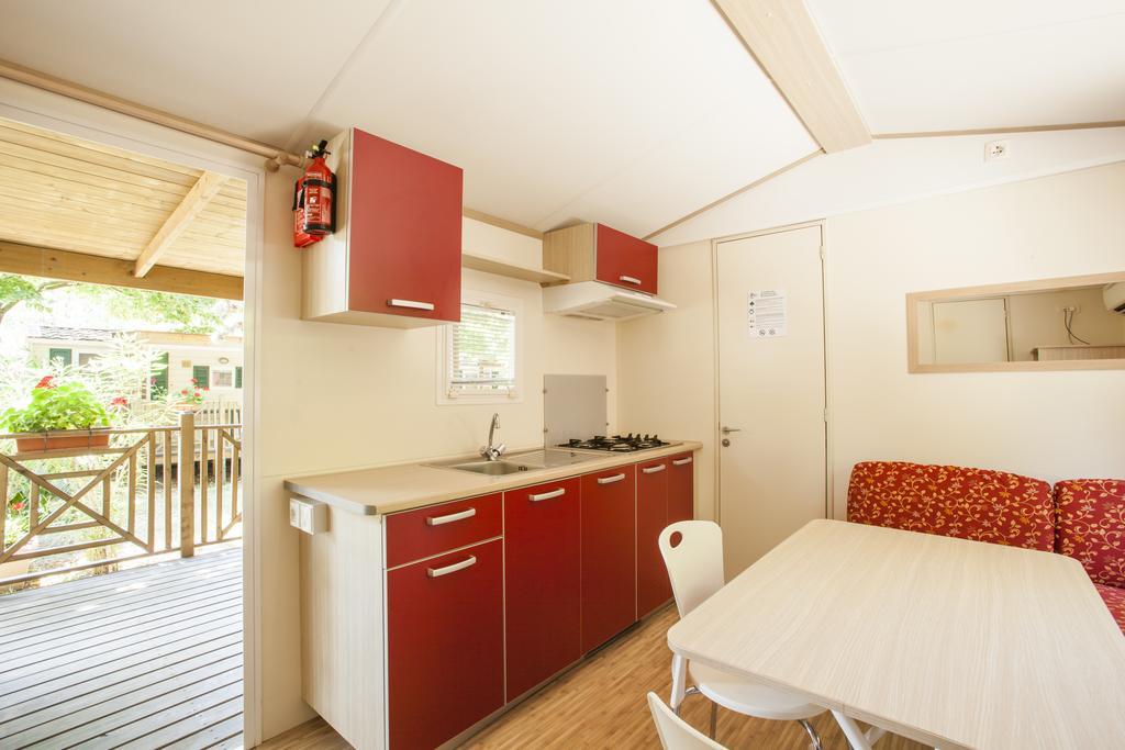 Baia Holiday Gasparina Castelnuovo del Garda Δωμάτιο φωτογραφία