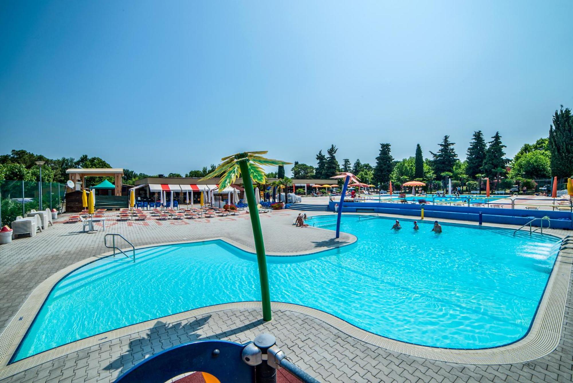 Baia Holiday Gasparina Castelnuovo del Garda Εξωτερικό φωτογραφία